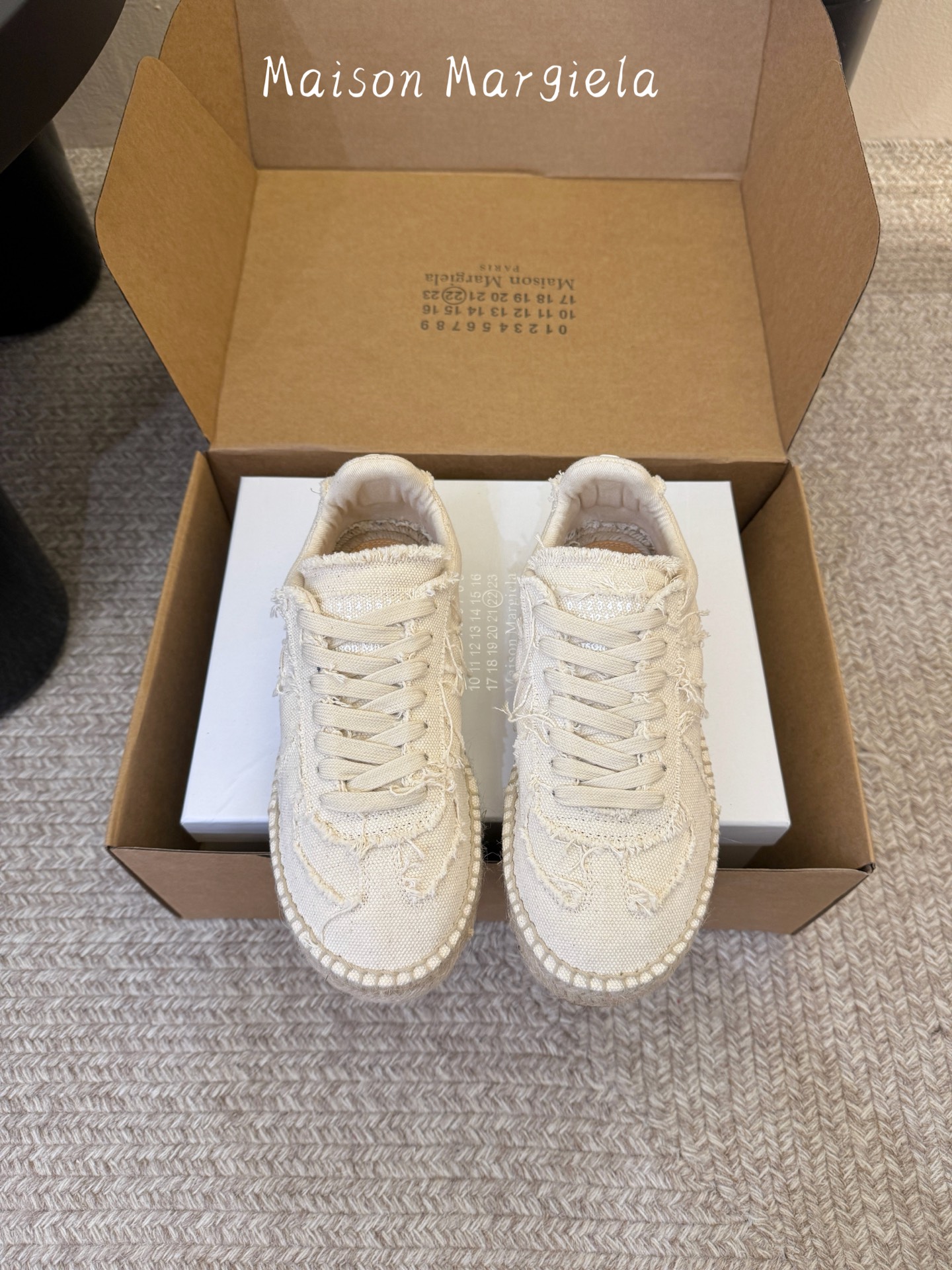 MaisonMargiela MM6 马吉拉 做旧厚底 德训鞋 休闲 运动鞋这一款德国训练鞋延续了经典的