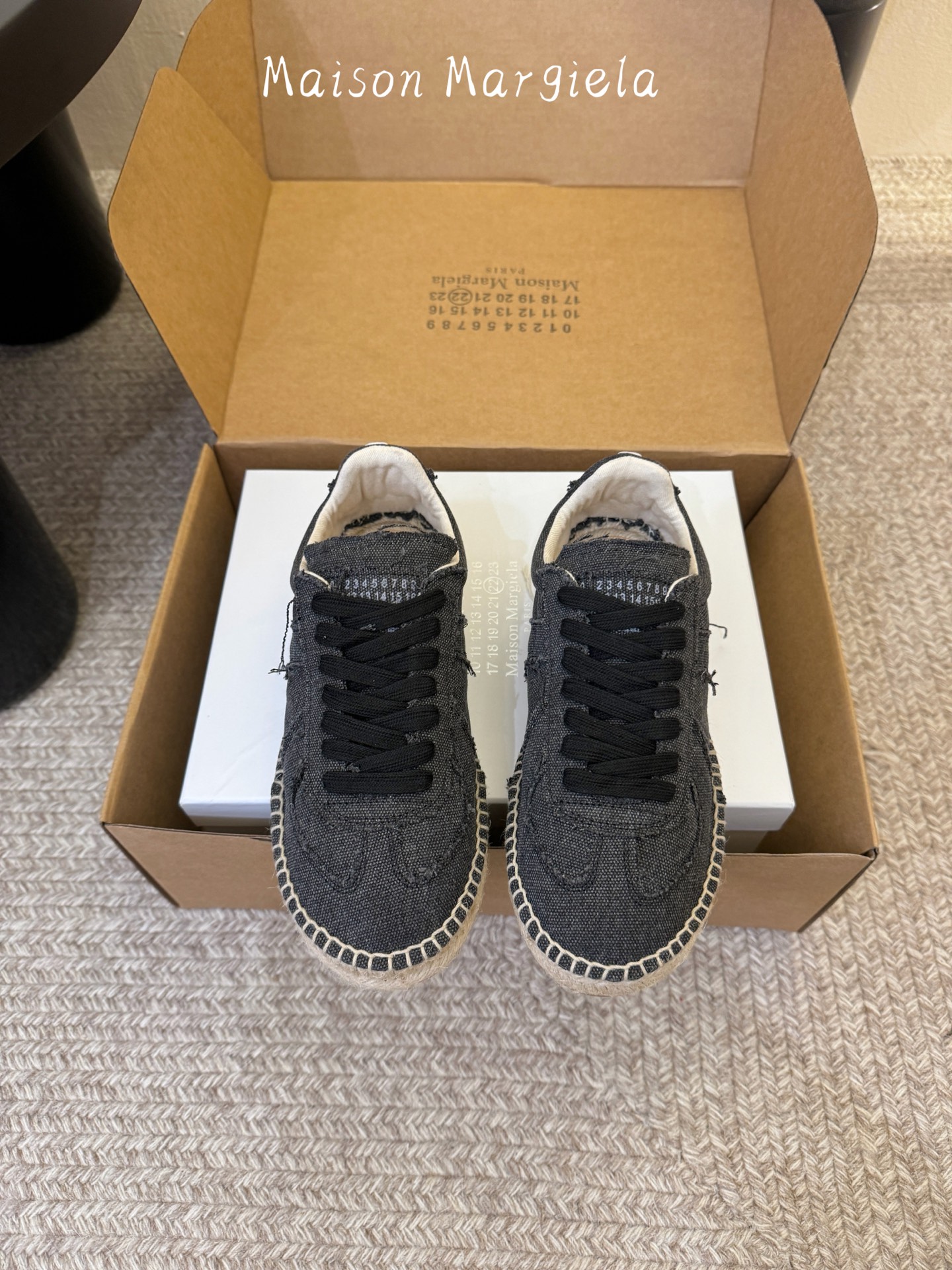 MaisonMargiela MM6 马吉拉 做旧厚底 德训鞋 休闲 运动鞋这一款德国训练鞋延续了经典的