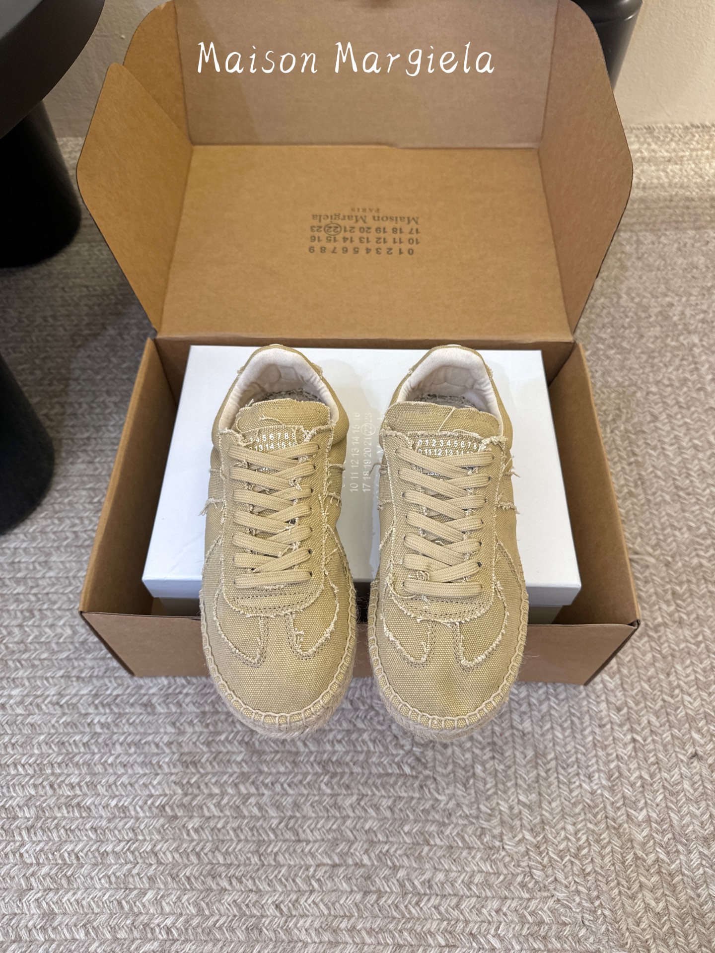MaisonMargiela MM6 马吉拉 做旧厚底 德训鞋 休闲 运动鞋这一款德国训练鞋延续了经典的