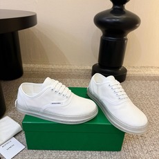 BOTTEGA VENETA BV2026新款复古Eliot运动鞋上市即封神!BV全新的 Eliot 以 BOTTEGA VENETA BV2026新款复古Eliot运动鞋上市即封神!BV全新的 Eliot 以