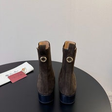 Loro Piana 秋冬新品~骑士短靴秋冬搭配神器,必备长靴!酷飒有范儿的战靴 ,简直不要太飒 ,皮质 Loro Piana 秋冬新品~骑士短靴秋冬搭配神器,必备长靴!酷飒有范儿的战靴 ,简直不要太飒 ,皮质