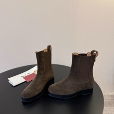 Loro Piana 秋冬新品~骑士短靴秋冬搭配神器,必备长靴!酷飒有范儿的战靴 ,简直不要太飒 ,皮质 Loro Piana 秋冬新品~骑士短靴秋冬搭配神器,必备长靴!酷飒有范儿的战靴 ,简直不要太飒 ,皮质