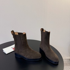 Loro Piana 秋冬新品~骑士短靴秋冬搭配神器,必备长靴!酷飒有范儿的战靴 ,简直不要太飒 ,皮质 Loro Piana 秋冬新品~骑士短靴秋冬搭配神器,必备长靴!酷飒有范儿的战靴 ,简直不要太飒 ,皮质