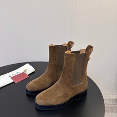 Loro Piana 秋冬新品~骑士短靴秋冬搭配神器,必备长靴!酷飒有范儿的战靴 ,简直不要太飒 ,皮质 Loro Piana 秋冬新品~骑士短靴秋冬搭配神器,必备长靴!酷飒有范儿的战靴 ,简直不要太飒 ,皮质