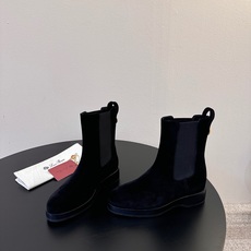 Loro Piana 秋冬新品~骑士短靴秋冬搭配神器,必备长靴!酷飒有范儿的战靴 ,简直不要太飒 ,皮质 Loro Piana 秋冬新品~骑士短靴秋冬搭配神器,必备长靴!酷飒有范儿的战靴 ,简直不要太飒 ,皮质