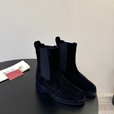 Loro Piana 秋冬新品~骑士短靴秋冬搭配神器,必备长靴!酷飒有范儿的战靴 ,简直不要太飒 ,皮质 Loro Piana 秋冬新品~骑士短靴秋冬搭配神器,必备长靴!酷飒有范儿的战靴 ,简直不要太飒 ,皮质