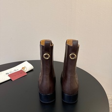 Loro Piana 秋冬新品~骑士短靴秋冬搭配神器,必备长靴!酷飒有范儿的战靴 ,简直不要太飒 ,皮质 Loro Piana 秋冬新品~骑士短靴秋冬搭配神器,必备长靴!酷飒有范儿的战靴 ,简直不要太飒 ,皮质