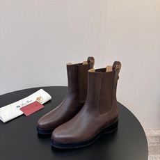 Loro Piana 秋冬新品~骑士短靴秋冬搭配神器,必备长靴!酷飒有范儿的战靴 ,简直不要太飒 ,皮质 Loro Piana 秋冬新品~骑士短靴秋冬搭配神器,必备长靴!酷飒有范儿的战靴 ,简直不要太飒 ,皮质