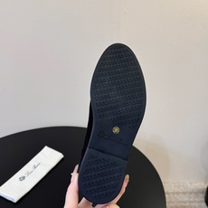 Loro Piana 秋冬新品~骑士短靴秋冬搭配神器,必备长靴!酷飒有范儿的战靴 ,简直不要太飒 ,皮质 Loro Piana 秋冬新品~骑士短靴秋冬搭配神器,必备长靴!酷飒有范儿的战靴 ,简直不要太飒 ,皮质