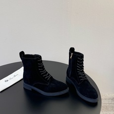 Loro Piana 秋冬新品~骑士短靴秋冬搭配神器,必备长靴!酷飒有范儿的战靴 ,简直不要太飒 ,皮质 Loro Piana 秋冬新品~骑士短靴秋冬搭配神器,必备长靴!酷飒有范儿的战靴 ,简直不要太飒 ,皮质
