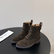 Loro Piana 秋冬新品~骑士短靴秋冬搭配神器,必备长靴!酷飒有范儿的战靴 ,简直不要太飒 ,皮质 Loro Piana 秋冬新品~骑士短靴秋冬搭配神器,必备长靴!酷飒有范儿的战靴 ,简直不要太飒 ,皮质