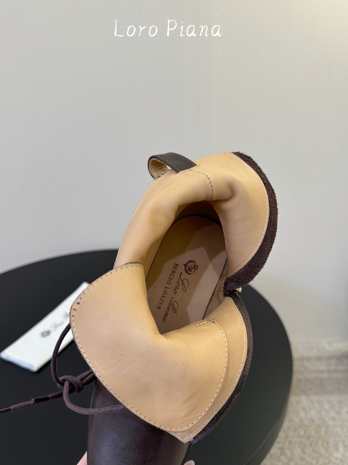 Loro Piana 秋冬新品～骑士短靴秋冬搭配神器，必备长靴！酷飒有范儿的战靴 ，简直不要太飒 ，皮质