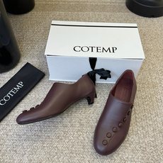 COTEM* 26ss夏季新款复古纽扣低跟乐福皮鞋自带松弛复古文艺氛围感,极简利落的线条弱化了繁复装饰, COTEM* 26ss夏季新款复古纽扣低跟乐福皮鞋自带松弛复古文艺氛围感,极简利落的线条弱化了繁复装饰,