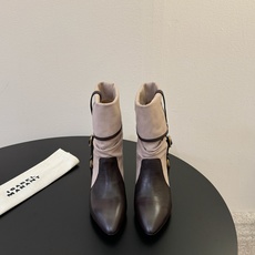 Isabel Maran* 𝟐𝟔𝐀𝐖秋冬新品 褶皱堆堆靴|法式松弛跳出刻板框架 牛仔帆布与油蜡皮质感碰撞鞋身 每一步都 Isabel Maran* 𝟐𝟔𝐀𝐖秋冬新品 褶皱堆堆靴|法式松弛跳出刻板框架 牛仔帆布与油蜡皮质感碰撞鞋身 每一步都
