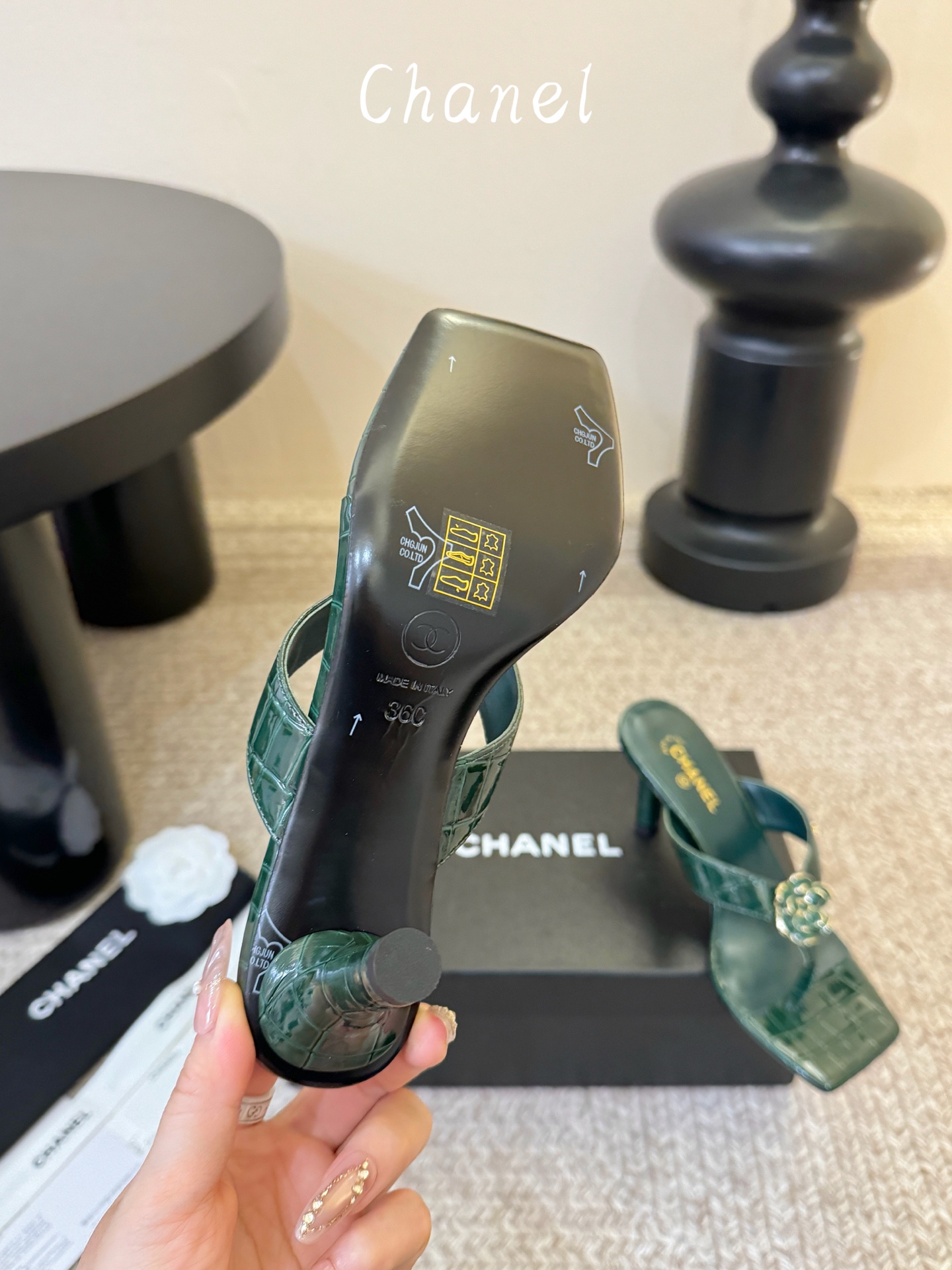 Chanel26SS新款凉拖 双C夹脚凉拖|春夏穿搭神器经典双C元素+极简夹脚设计,高级感拉满,软底鞋面,上脚舒适不磨脚 Chanel26SS新款凉拖 双C夹脚凉拖|春夏穿搭神器经典双C元素+极简夹脚设计,高级感拉满,软底鞋面,上脚舒适不磨脚