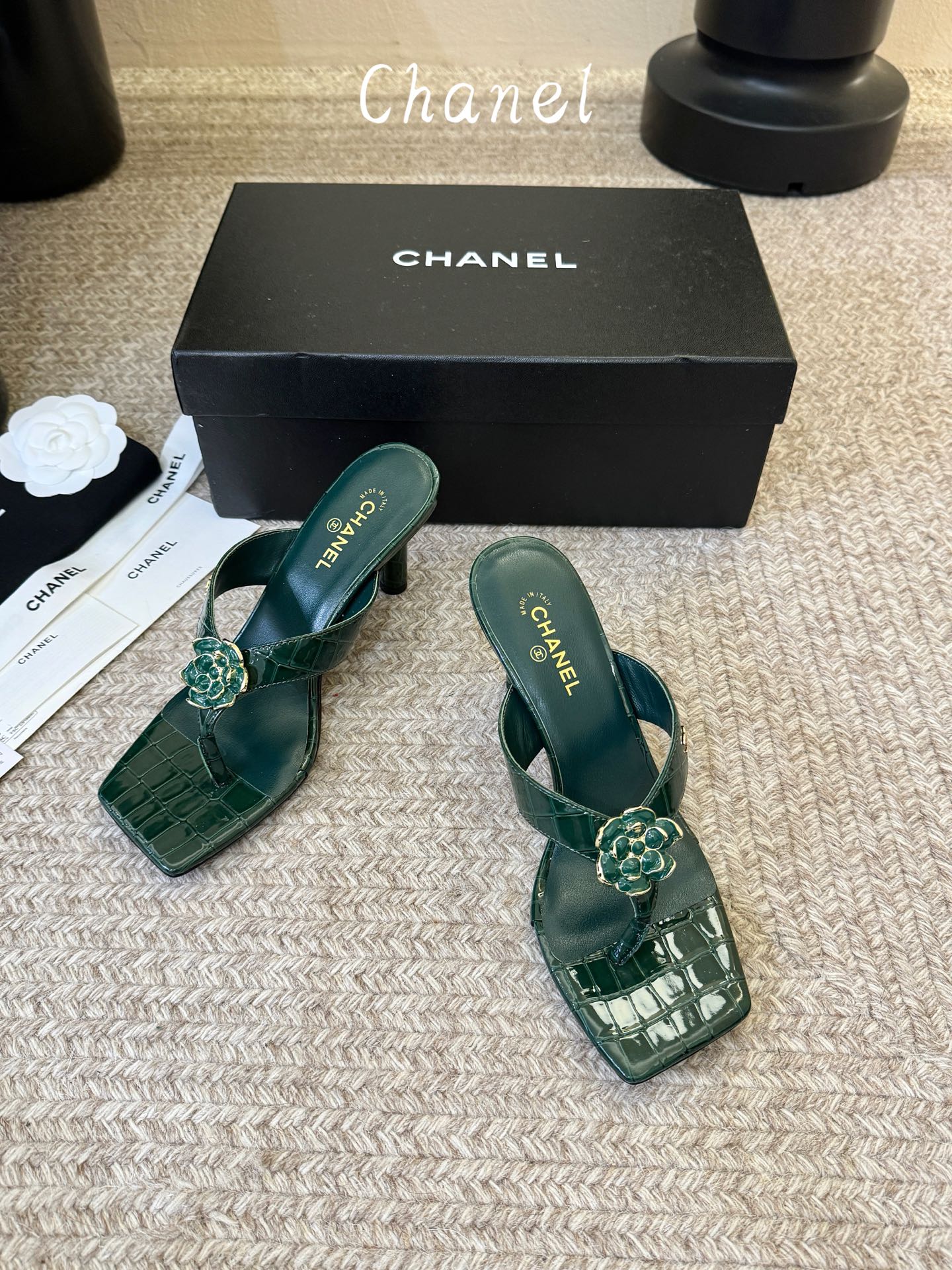 Chanel26SS新款凉拖 双C夹脚凉拖|春夏穿搭神器经典双C元素+极简夹脚设计,高级感拉满,软底鞋面,上脚舒适不磨脚 Chanel26SS新款凉拖 双C夹脚凉拖|春夏穿搭神器经典双C元素+极简夹脚设计,高级感拉满,软底鞋面,上脚舒适不磨脚