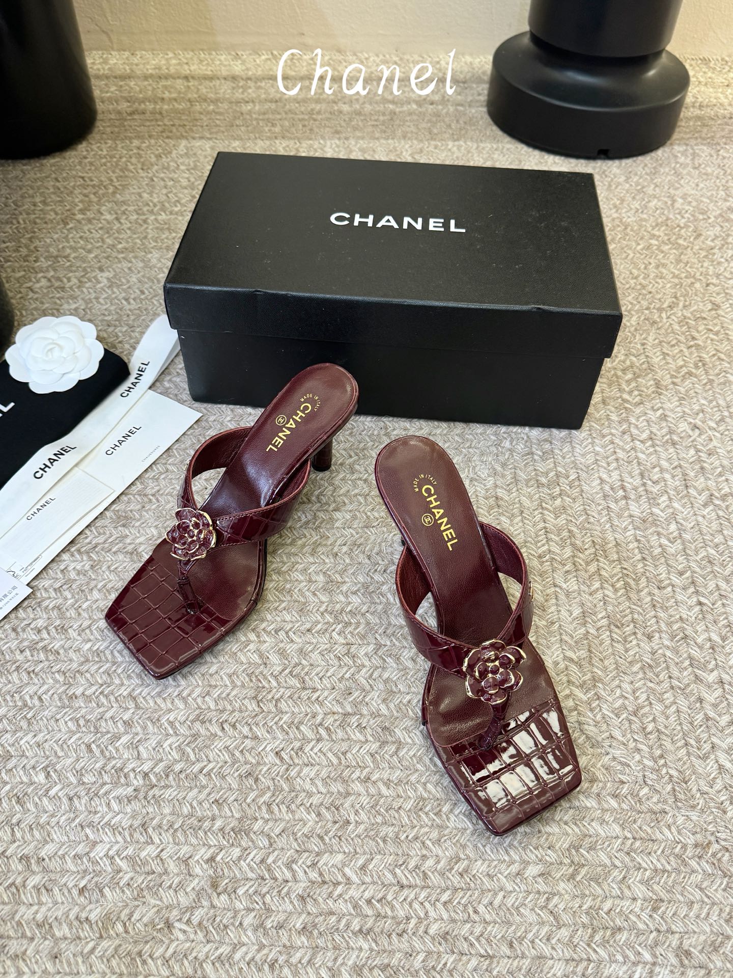 Chanel26SS新款凉拖 双C夹脚凉拖|春夏穿搭神器经典双C元素+极简夹脚设计,高级感拉满,软底鞋面,上脚舒适不磨脚 Chanel26SS新款凉拖 双C夹脚凉拖|春夏穿搭神器经典双C元素+极简夹脚设计,高级感拉满,软底鞋面,上脚舒适不磨脚
