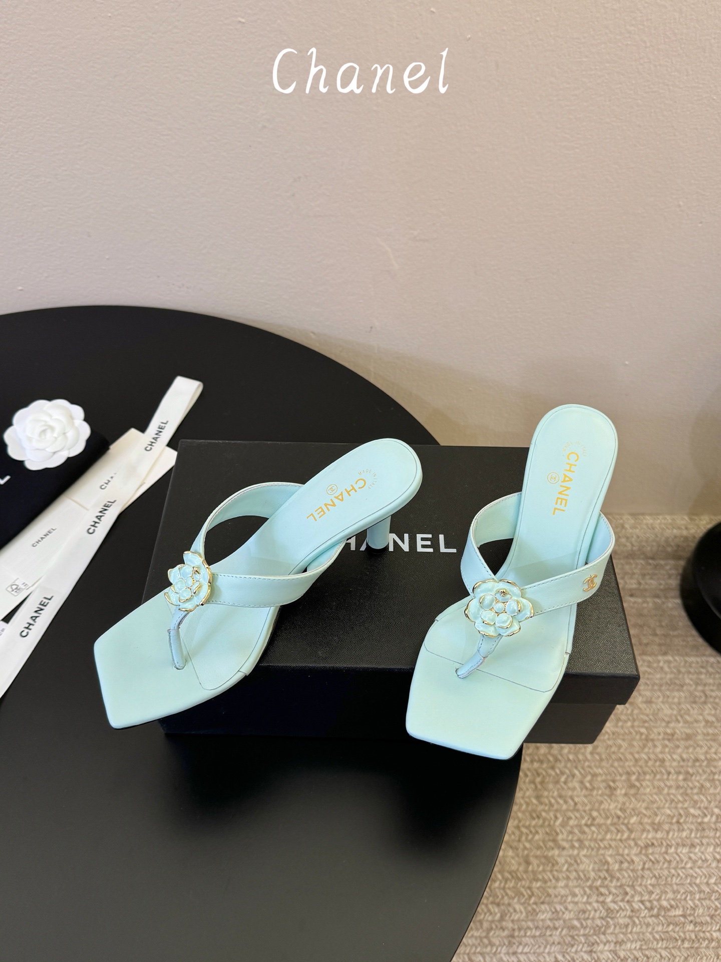 Chanel26SS新款凉拖 双C夹脚凉拖|春夏穿搭神器经典双C元素+极简夹脚设计,高级感拉满,软底鞋面,上脚舒适不磨脚 Chanel26SS新款凉拖 双C夹脚凉拖|春夏穿搭神器经典双C元素+极简夹脚设计,高级感拉满,软底鞋面,上脚舒适不磨脚