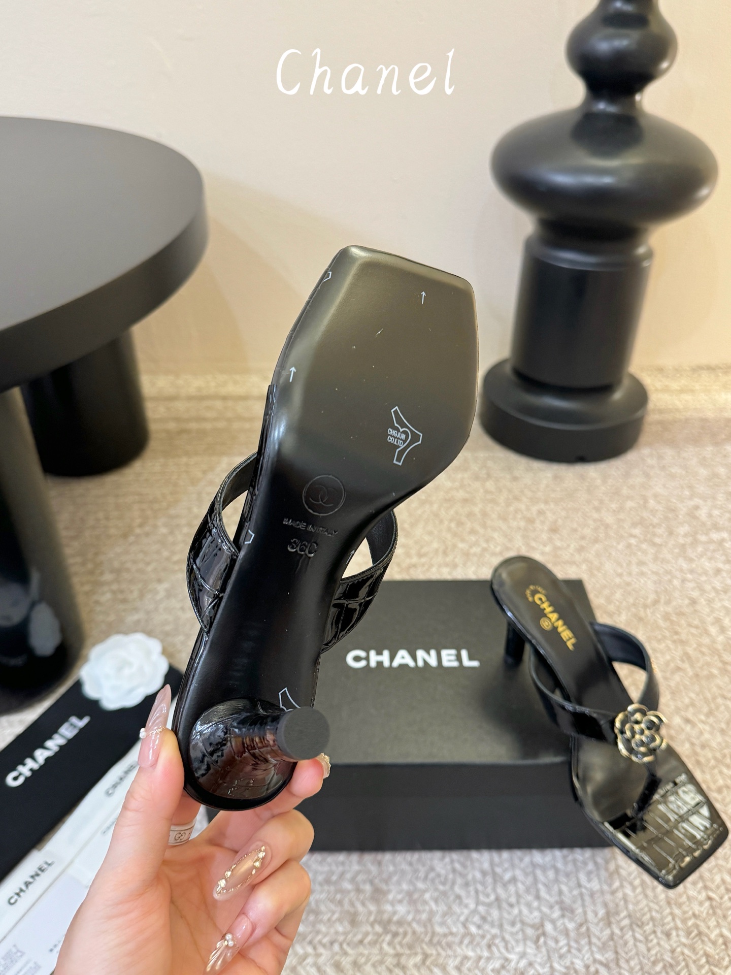 Chanel26SS新款凉拖 双C夹脚凉拖｜春夏穿搭神器经典双C元素+极简夹脚设计，高级感拉满，软底鞋面，上脚舒适不磨脚