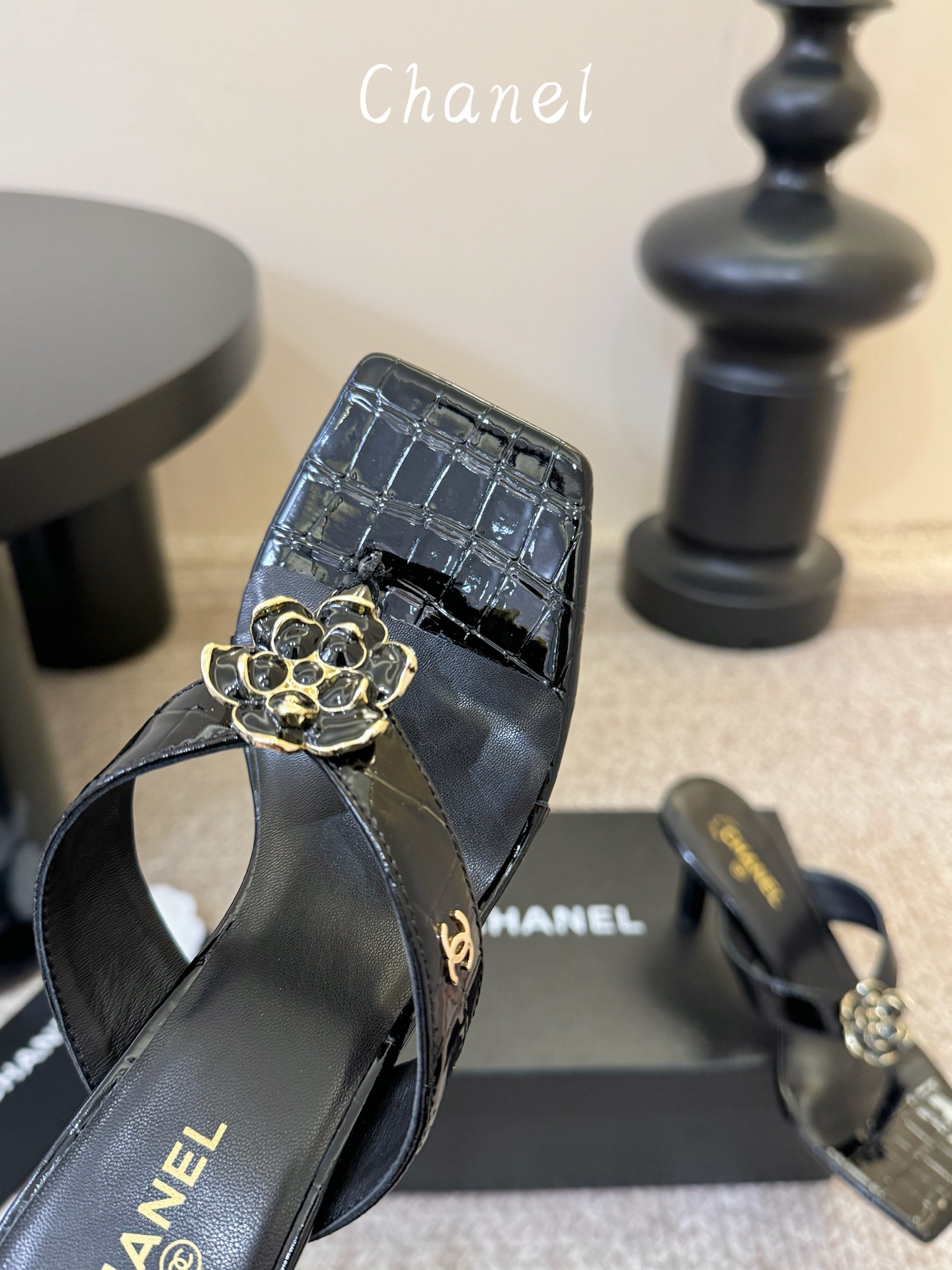 Chanel26SS新款凉拖 双C夹脚凉拖｜春夏穿搭神器经典双C元素+极简夹脚设计，高级感拉满，软底鞋面，上脚舒适不磨脚