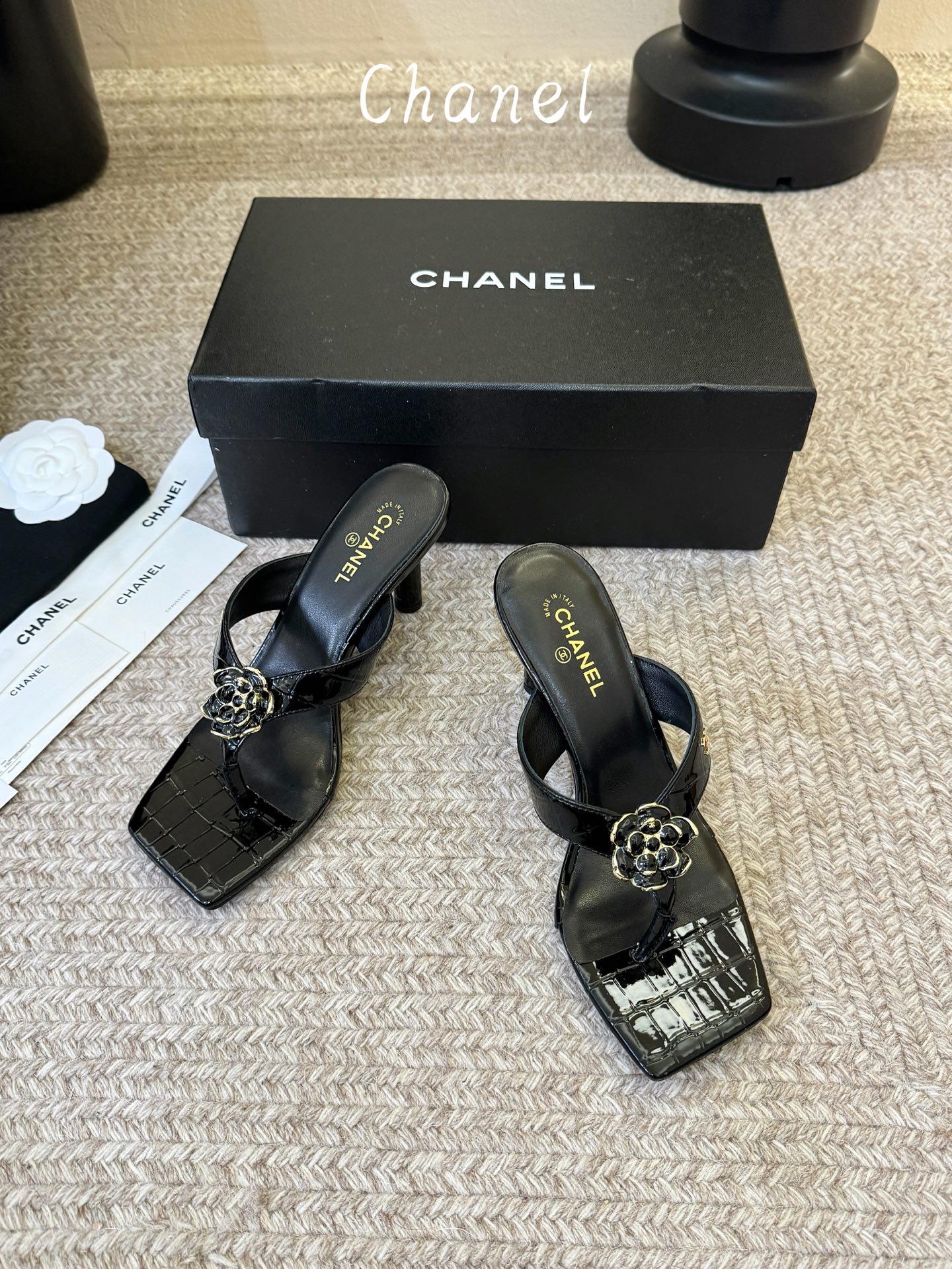 Chanel26SS新款凉拖 双C夹脚凉拖｜春夏穿搭神器经典双C元素+极简夹脚设计，高级感拉满，软底鞋面，上脚舒适不磨脚