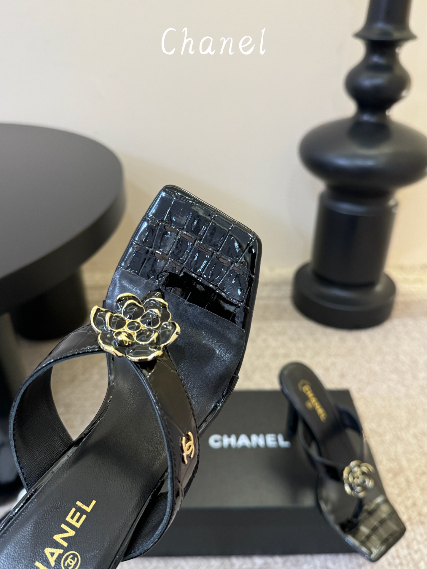 Chanel26SS新款凉拖 双C夹脚凉拖|春夏穿搭神器经典双C元素+极简夹脚设计,高级感拉满,软底鞋面,上脚舒适不磨脚 Chanel26SS新款凉拖 双C夹脚凉拖|春夏穿搭神器经典双C元素+极简夹脚设计,高级感拉满,软底鞋面,上脚舒适不磨脚