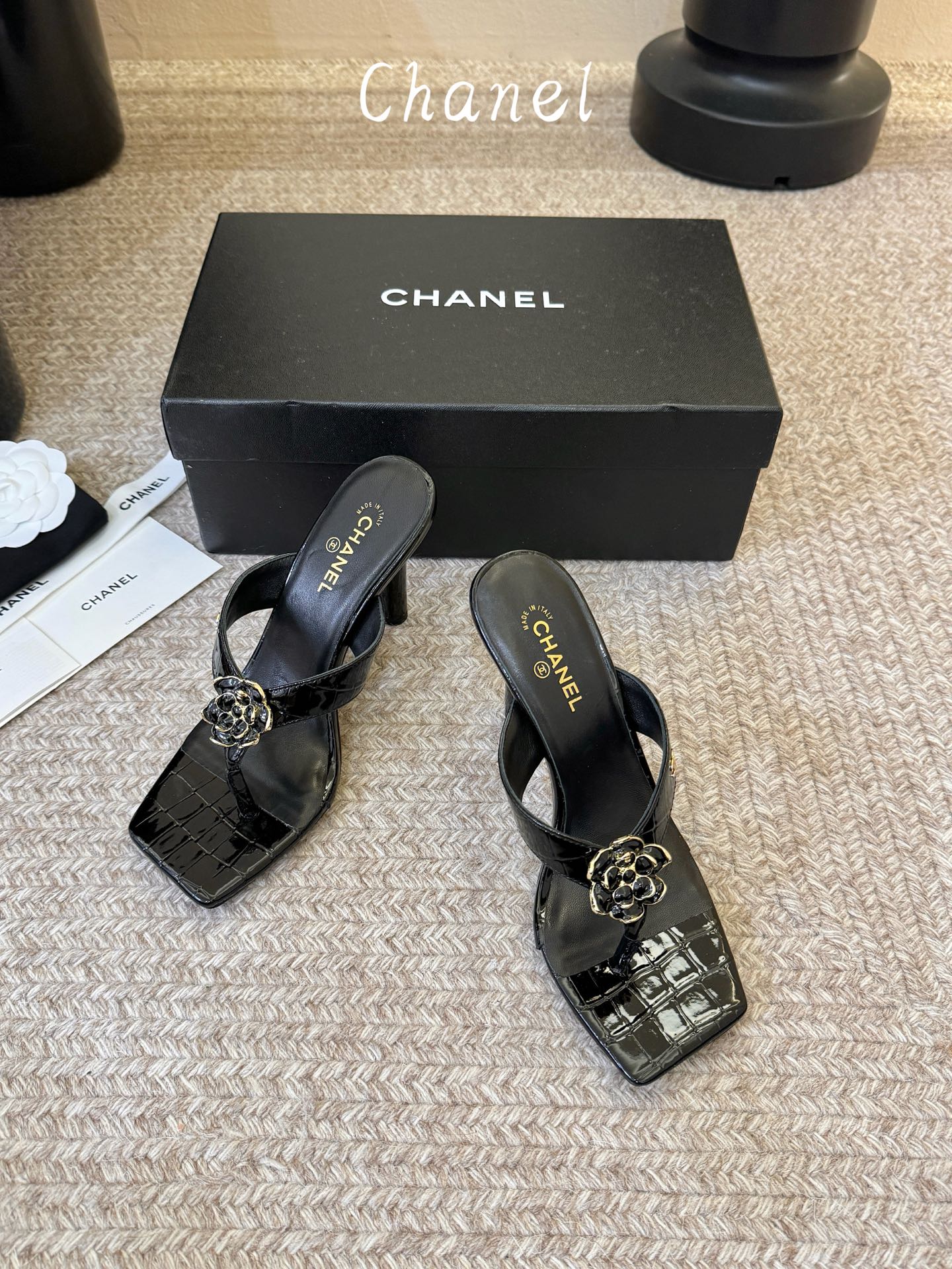 Chanel26SS新款凉拖 双C夹脚凉拖|春夏穿搭神器经典双C元素+极简夹脚设计,高级感拉满,软底鞋面,上脚舒适不磨脚 Chanel26SS新款凉拖 双C夹脚凉拖|春夏穿搭神器经典双C元素+极简夹脚设计,高级感拉满,软底鞋面,上脚舒适不磨脚