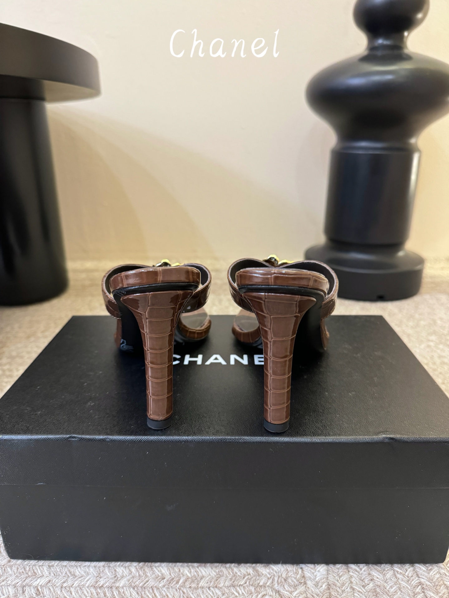 Chanel26SS新款凉拖 双C夹脚凉拖|春夏穿搭神器经典双C元素+极简夹脚设计,高级感拉满,软底鞋面,上脚舒适不磨脚 Chanel26SS新款凉拖 双C夹脚凉拖|春夏穿搭神器经典双C元素+极简夹脚设计,高级感拉满,软底鞋面,上脚舒适不磨脚