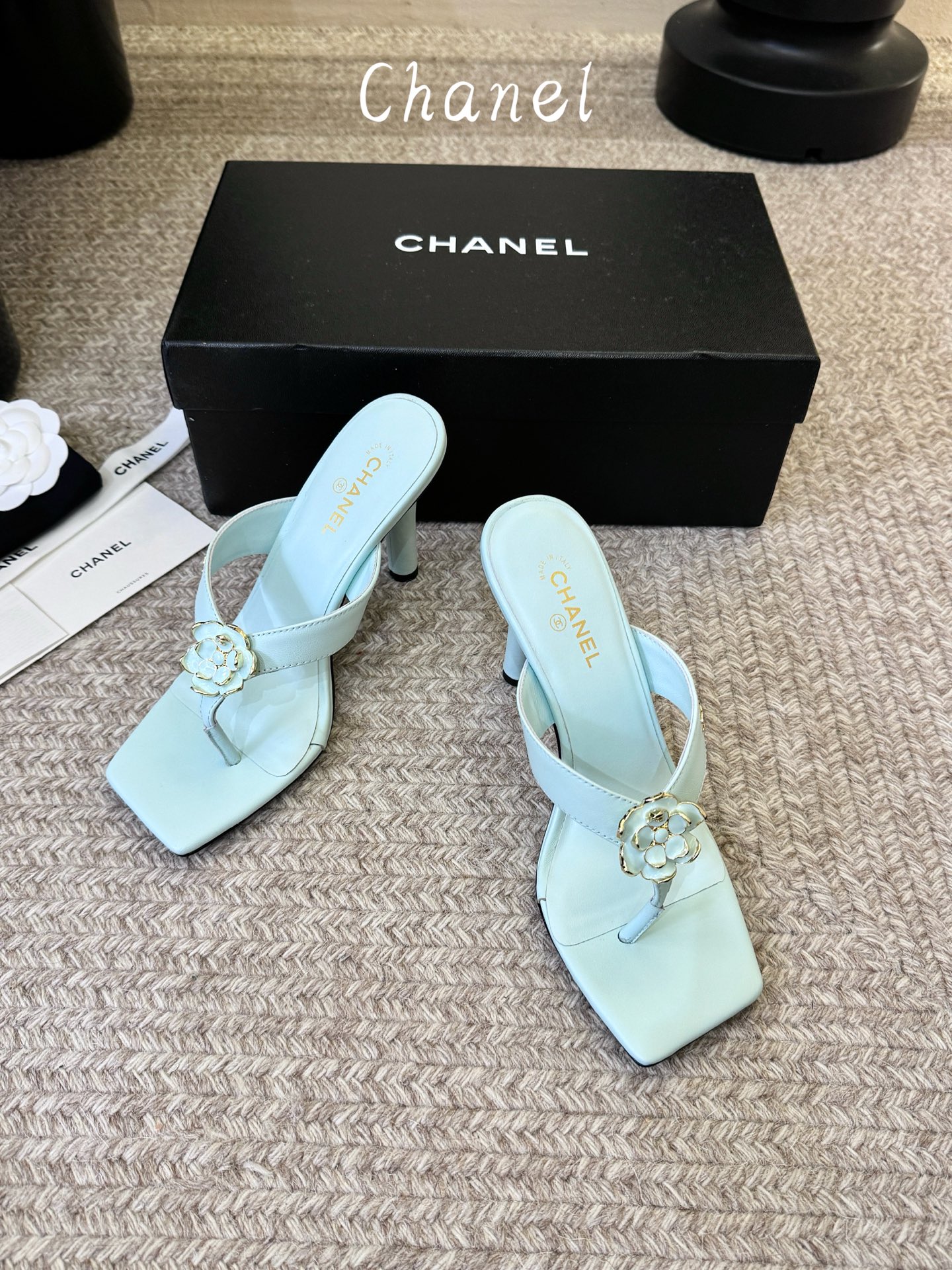 Chanel26SS新款凉拖 双C夹脚凉拖|春夏穿搭神器经典双C元素+极简夹脚设计,高级感拉满,软底鞋面,上脚舒适不磨脚 Chanel26SS新款凉拖 双C夹脚凉拖|春夏穿搭神器经典双C元素+极简夹脚设计,高级感拉满,软底鞋面,上脚舒适不磨脚