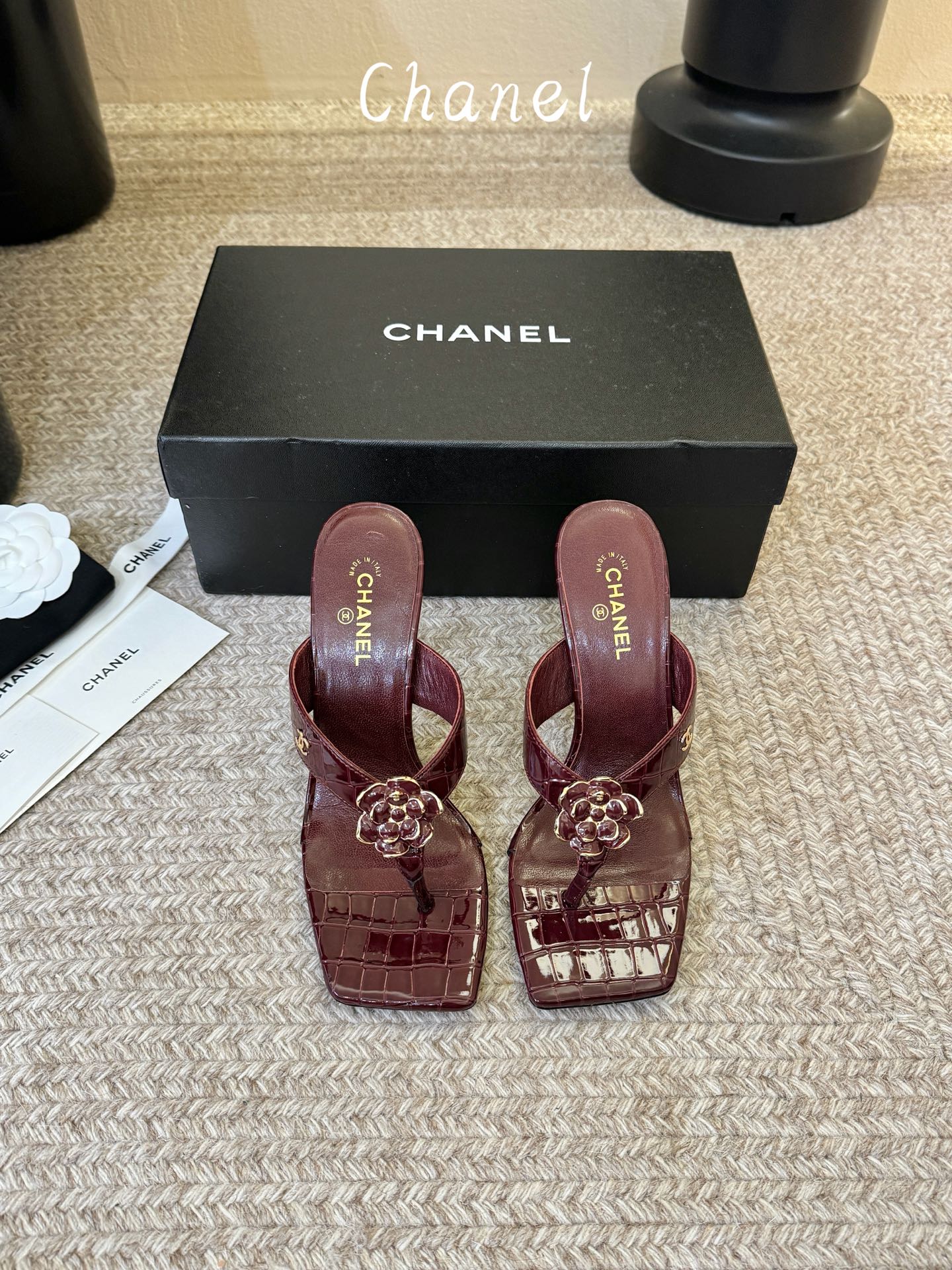 Chanel26SS新款凉拖 双C夹脚凉拖|春夏穿搭神器经典双C元素+极简夹脚设计,高级感拉满,软底鞋面,上脚舒适不磨脚 Chanel26SS新款凉拖 双C夹脚凉拖|春夏穿搭神器经典双C元素+极简夹脚设计,高级感拉满,软底鞋面,上脚舒适不磨脚