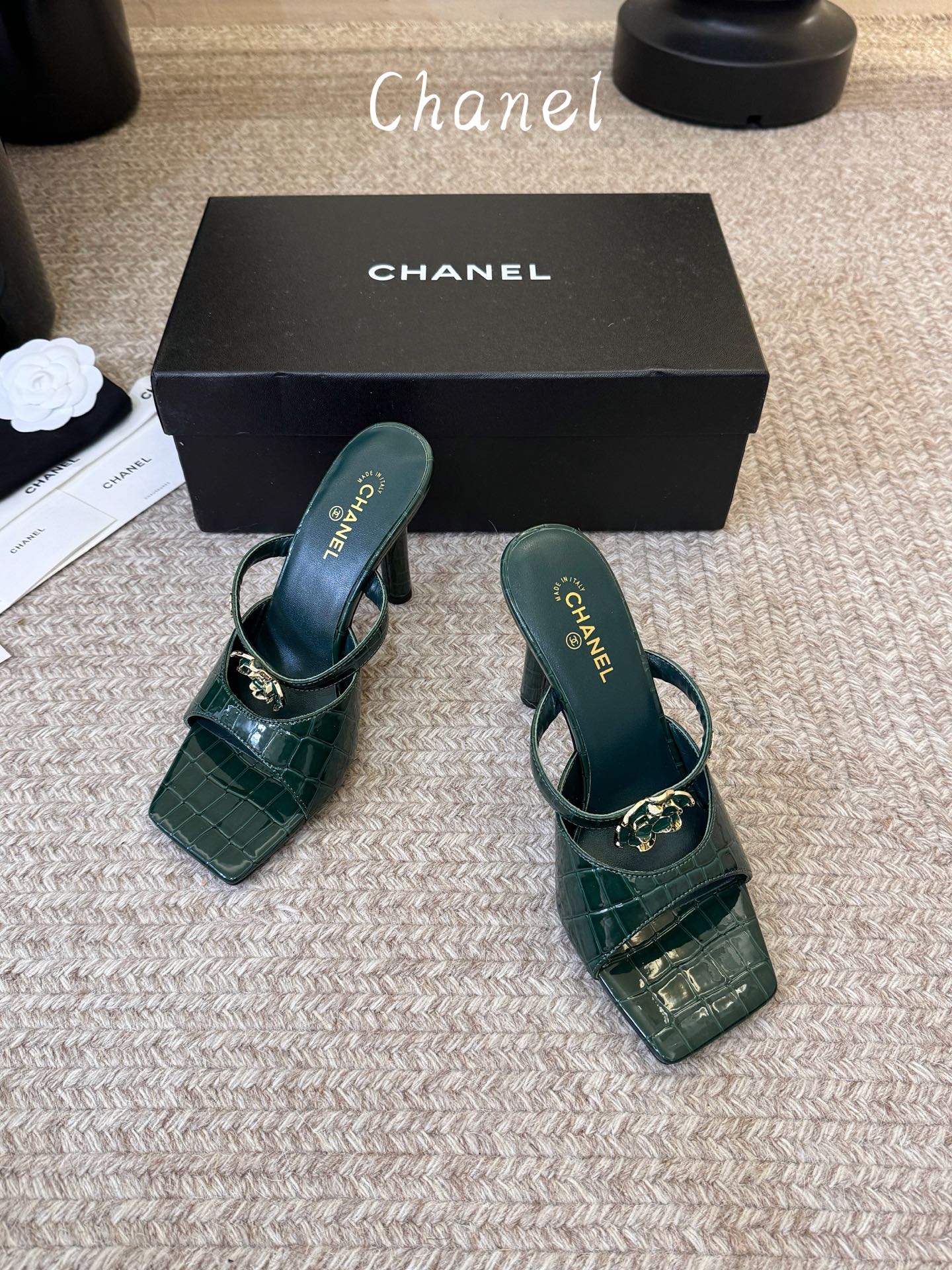 Chanel26SS新款凉拖 双C夹脚凉拖|春夏穿搭神器经典双C元素+极简夹脚设计,高级感拉满,软底鞋面,上脚舒适不磨脚 Chanel26SS新款凉拖 双C夹脚凉拖|春夏穿搭神器经典双C元素+极简夹脚设计,高级感拉满,软底鞋面,上脚舒适不磨脚