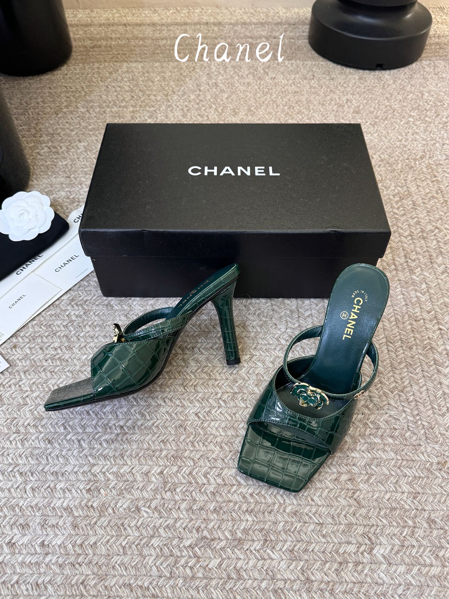 Chanel26SS新款凉拖 双C夹脚凉拖|春夏穿搭神器经典双C元素+极简夹脚设计,高级感拉满,软底鞋面,上脚舒适不磨脚 Chanel26SS新款凉拖 双C夹脚凉拖|春夏穿搭神器经典双C元素+极简夹脚设计,高级感拉满,软底鞋面,上脚舒适不磨脚