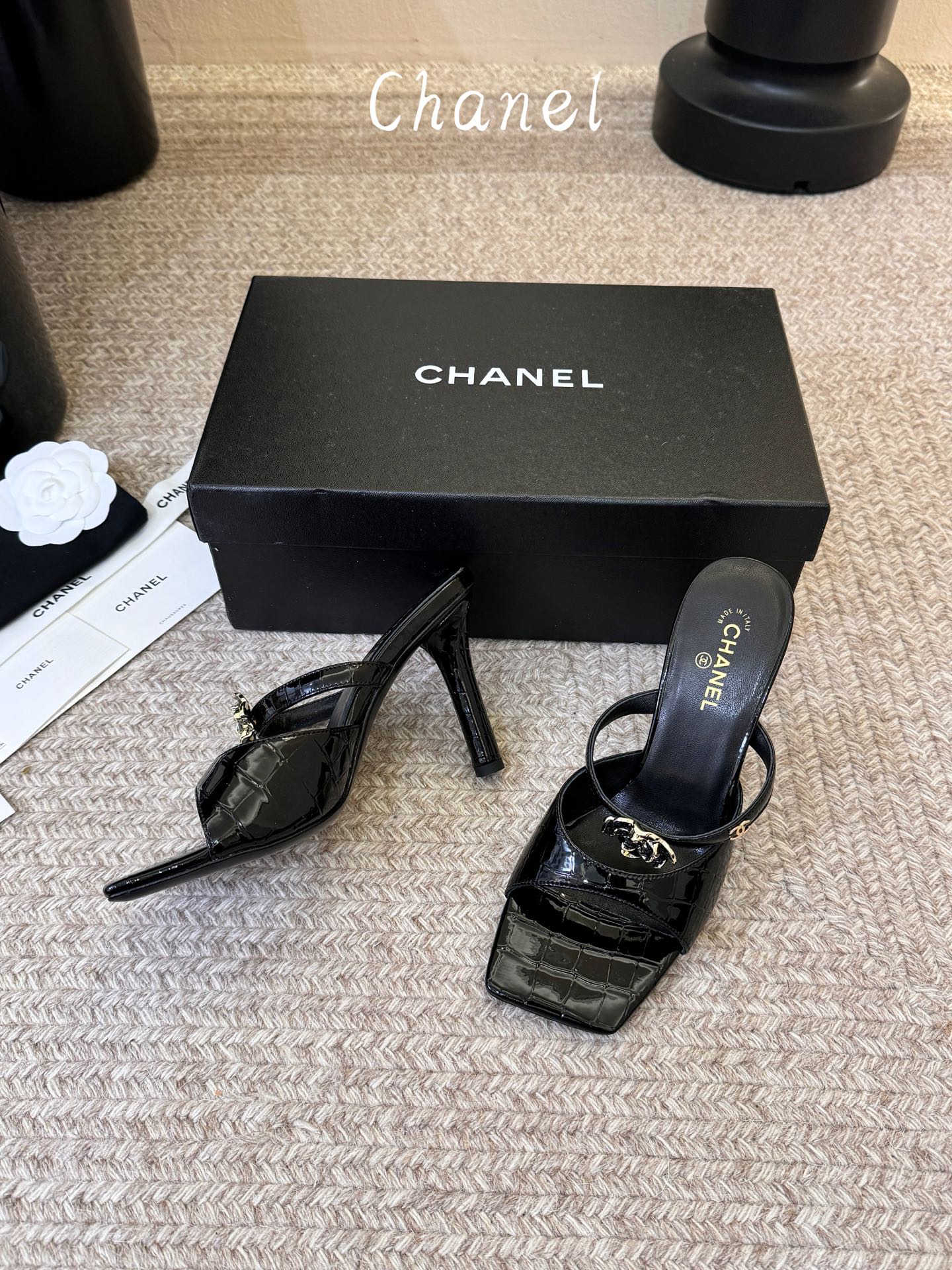 Chanel26SS新款凉拖 双C夹脚凉拖｜春夏穿搭神器经典双C元素+极简夹脚设计，高级感拉满，软底鞋面，上脚舒适不磨脚