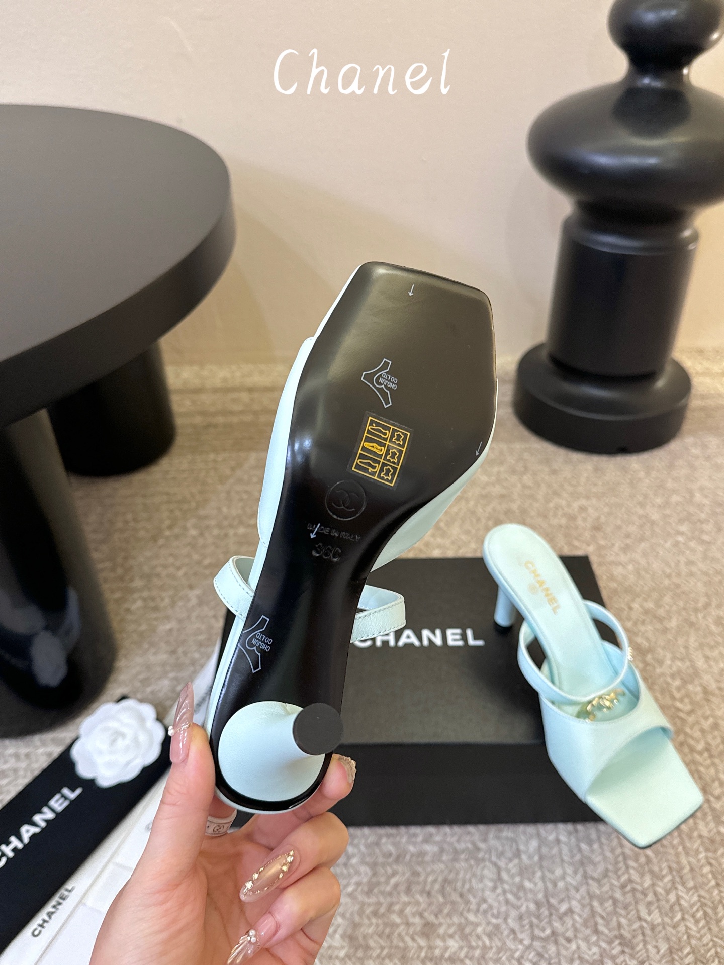 Chanel26SS新款凉拖 双C夹脚凉拖|春夏穿搭神器经典双C元素+极简夹脚设计,高级感拉满,软底鞋面,上脚舒适不磨脚 Chanel26SS新款凉拖 双C夹脚凉拖|春夏穿搭神器经典双C元素+极简夹脚设计,高级感拉满,软底鞋面,上脚舒适不磨脚