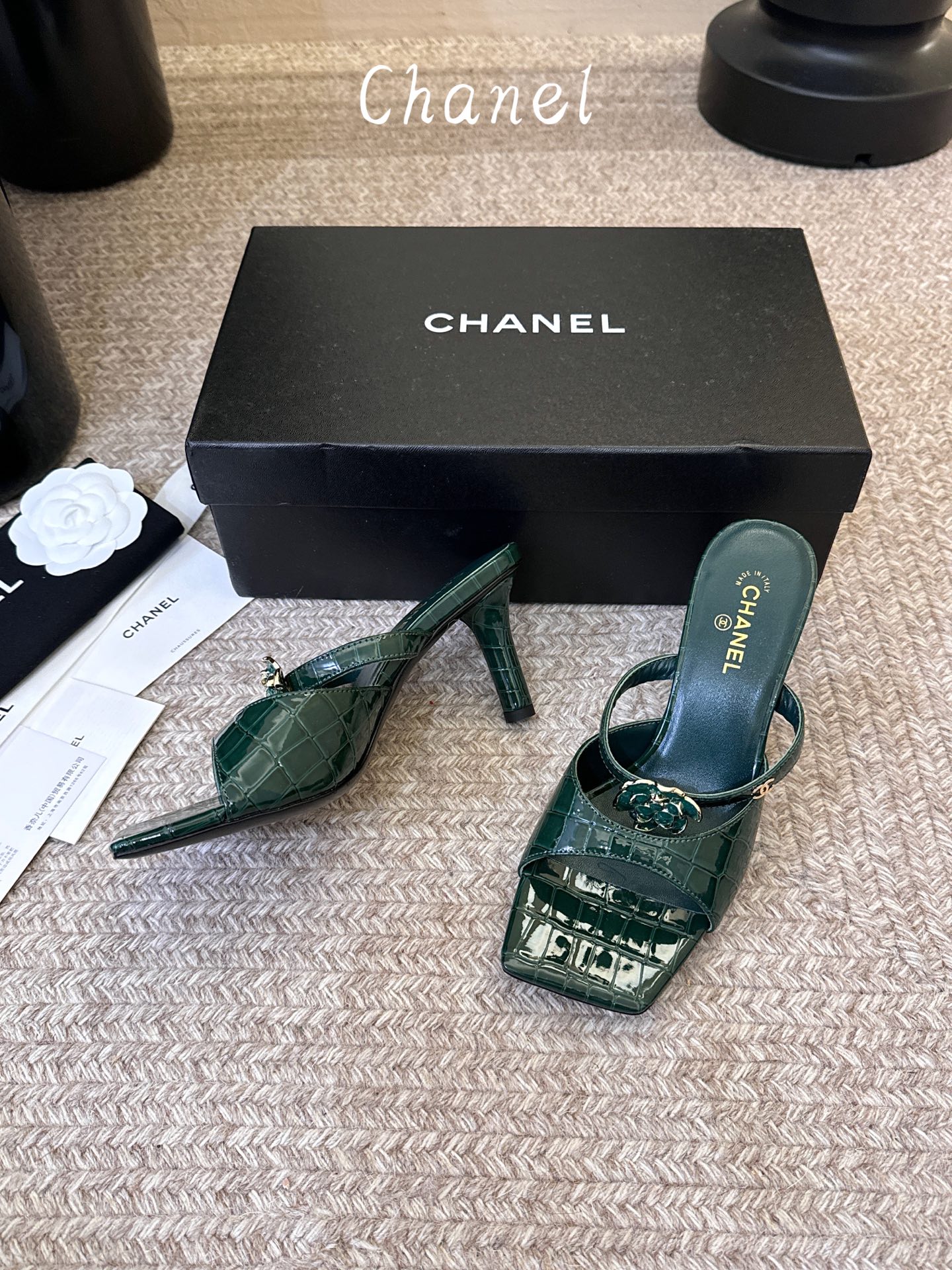 Chanel26SS新款凉拖 双C夹脚凉拖｜春夏穿搭神器经典双C元素+极简夹脚设计，高级感拉满，软底鞋面，上脚舒适不磨脚