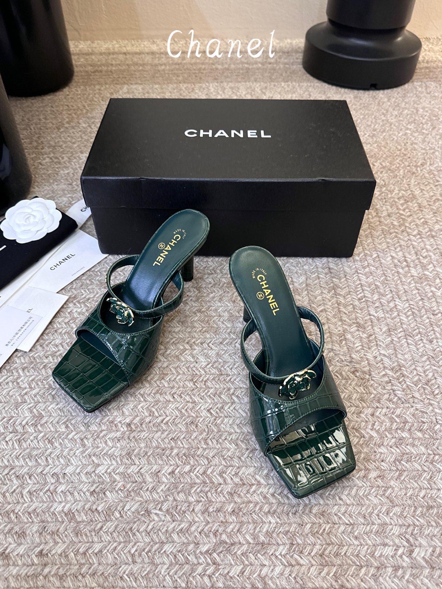 Chanel26SS新款凉拖 双C夹脚凉拖｜春夏穿搭神器经典双C元素+极简夹脚设计，高级感拉满，软底鞋面，上脚舒适不磨脚