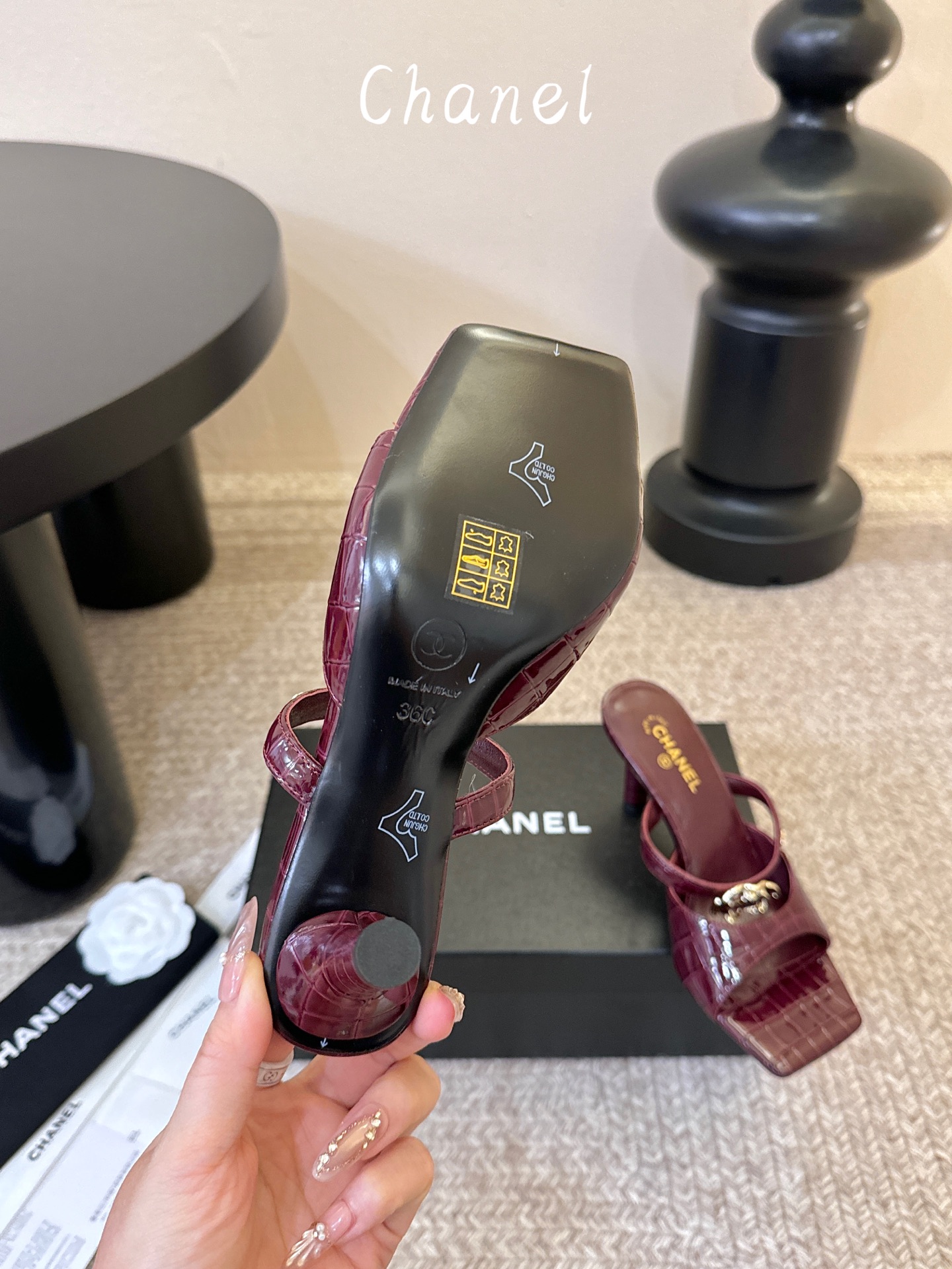 Chanel26SS新款凉拖 双C夹脚凉拖|春夏穿搭神器经典双C元素+极简夹脚设计,高级感拉满,软底鞋面,上脚舒适不磨脚 Chanel26SS新款凉拖 双C夹脚凉拖|春夏穿搭神器经典双C元素+极简夹脚设计,高级感拉满,软底鞋面,上脚舒适不磨脚