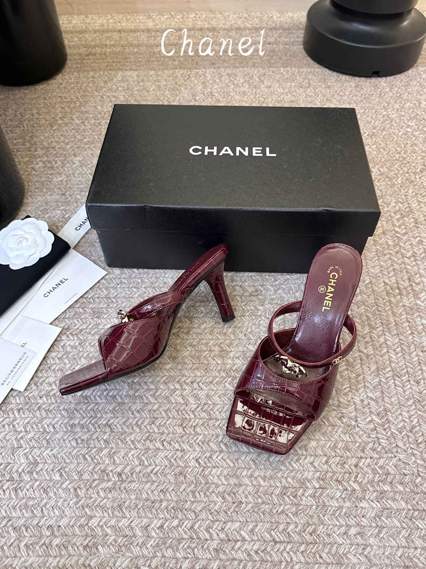 Chanel26SS新款凉拖 双C夹脚凉拖|春夏穿搭神器经典双C元素+极简夹脚设计,高级感拉满,软底鞋面,上脚舒适不磨脚 Chanel26SS新款凉拖 双C夹脚凉拖|春夏穿搭神器经典双C元素+极简夹脚设计,高级感拉满,软底鞋面,上脚舒适不磨脚