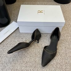 The Ro*新款极简风猫跟小方头中空凉鞋单鞋! 据说这是本年度最美丽的玛丽珍凉鞋,法式优雅气质在线、高级又时髦,可盐可 The Ro*新款极简风猫跟小方头中空凉鞋单鞋! 据说这是本年度最美丽的玛丽珍凉鞋,法式优雅气质在线、高级又时髦,可盐可