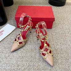 VALENTINO华伦天奴经典凉鞋单鞋春夏VLOGO SIGNATURE鞋型线条流畅.版型超赞上脚舒适.增高.显瘦.拉长 VALENTINO华伦天奴经典凉鞋单鞋春夏VLOGO SIGNATURE鞋型线条流畅.版型超赞上脚舒适.增高.显瘦.拉长