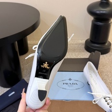 下单记得备注跟高 分别7.5cm跟5.5cm Prad*26ss夏季新款尖头系带高跟鞋 自带复古千金文艺氛围感的尖头蝴蝶 下单记得备注跟高 分别7.5cm跟5.5cm Prad*26ss夏季新款尖头系带高跟鞋 自带复古千金文艺氛围感的尖头蝴蝶