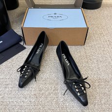下单记得备注跟高 分别7.5cm跟5.5cm Prad*26ss夏季新款尖头系带高跟鞋 自带复古千金文艺氛围感的尖头蝴蝶 下单记得备注跟高 分别7.5cm跟5.5cm Prad*26ss夏季新款尖头系带高跟鞋 自带复古千金文艺氛围感的尖头蝴蝶