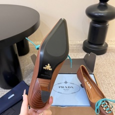 下单记得备注跟高 分别7.5cm跟5.5cm Prad*26ss夏季新款尖头系带高跟鞋 自带复古千金文艺氛围感的尖头蝴蝶 下单记得备注跟高 分别7.5cm跟5.5cm Prad*26ss夏季新款尖头系带高跟鞋 自带复古千金文艺氛围感的尖头蝴蝶