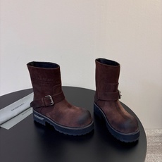 Balenciaga巴黎世家毒液Veno短筒靴 请认准高版本 这款靴子在设计上独具匠心 以绑带与皮带元素作为亮点 不仅 Balenciaga巴黎世家毒液Veno短筒靴 请认准高版本 这款靴子在设计上独具匠心 以绑带与皮带元素作为亮点 不仅