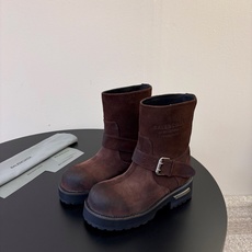 Balenciaga巴黎世家毒液Veno短筒靴 请认准高版本 这款靴子在设计上独具匠心 以绑带与皮带元素作为亮点 不仅 Balenciaga巴黎世家毒液Veno短筒靴 请认准高版本 这款靴子在设计上独具匠心 以绑带与皮带元素作为亮点 不仅