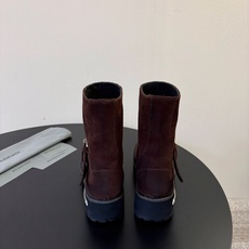 Balenciaga巴黎世家毒液Veno短筒靴 请认准高版本 这款靴子在设计上独具匠心 以绑带与皮带元素作为亮点 不仅 Balenciaga巴黎世家毒液Veno短筒靴 请认准高版本 这款靴子在设计上独具匠心 以绑带与皮带元素作为亮点 不仅