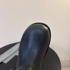 Balenciaga巴黎世家毒液Veno短筒靴 请认准高版本 这款靴子在设计上独具匠心 以绑带与皮带元素作为亮点 不仅 Balenciaga巴黎世家毒液Veno短筒靴 请认准高版本 这款靴子在设计上独具匠心 以绑带与皮带元素作为亮点 不仅