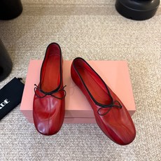顶级 HANDMADE独家新品最高版本买手代购1:1完美复刻 平底凉鞋单鞋 原版开模真皮鞋底 原版套楦鞋型很大方 搭配各 顶级 HANDMADE独家新品最高版本买手代购1:1完美复刻 平底凉鞋单鞋 原版开模真皮鞋底 原版套楦鞋型很大方 搭配各
