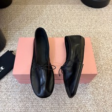 顶级 HANDMADE独家新品最高版本买手代购1:1完美复刻 平底凉鞋单鞋 原版开模真皮鞋底 原版套楦鞋型很大方 搭配各 顶级 HANDMADE独家新品最高版本买手代购1:1完美复刻 平底凉鞋单鞋 原版开模真皮鞋底 原版套楦鞋型很大方 搭配各