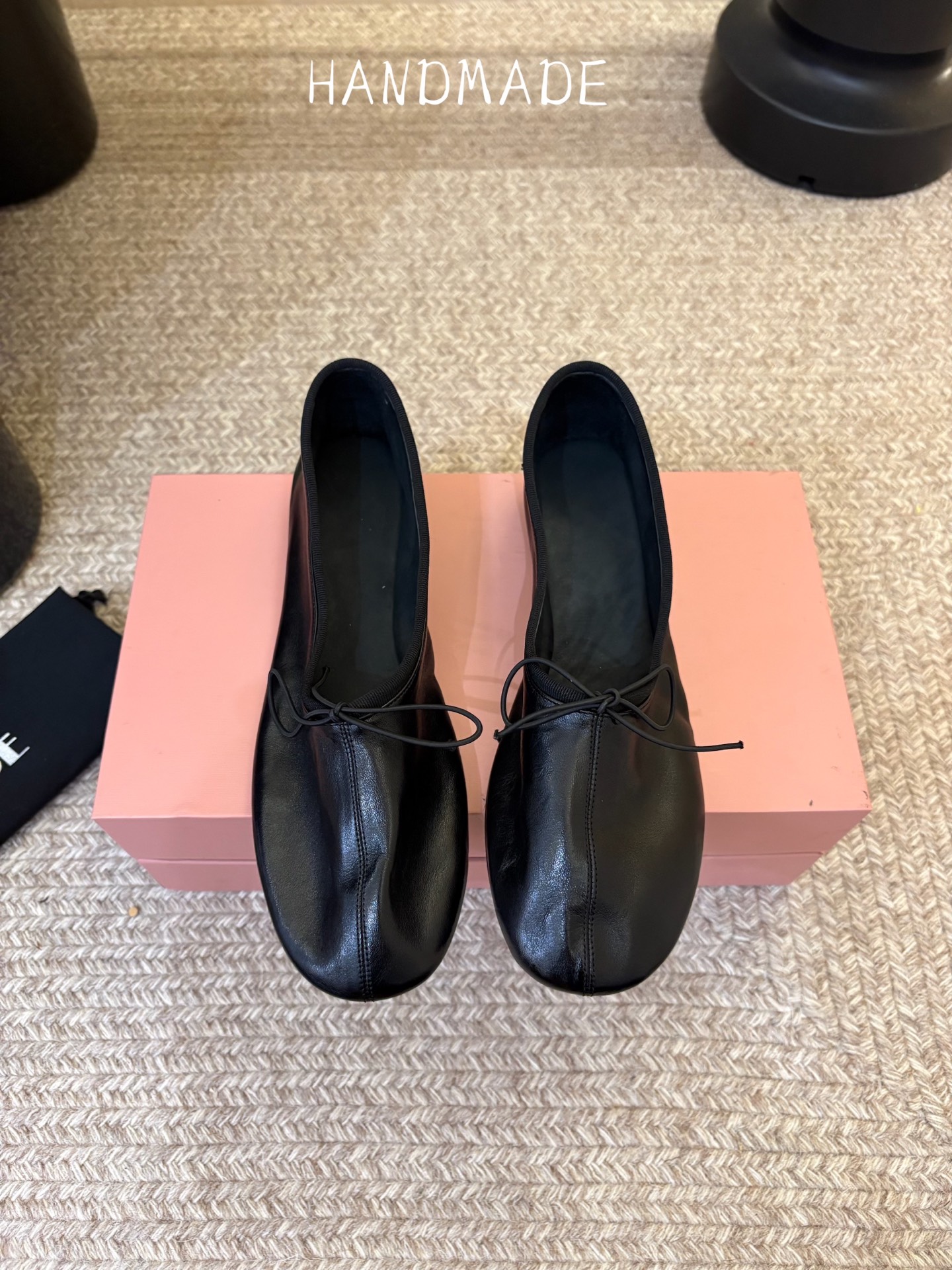 顶级 HANDMADE独家新品最高版本买手代购1:1完美复刻 平底凉鞋单鞋 原版开模真皮鞋底 原版套楦鞋型很大方 搭配各